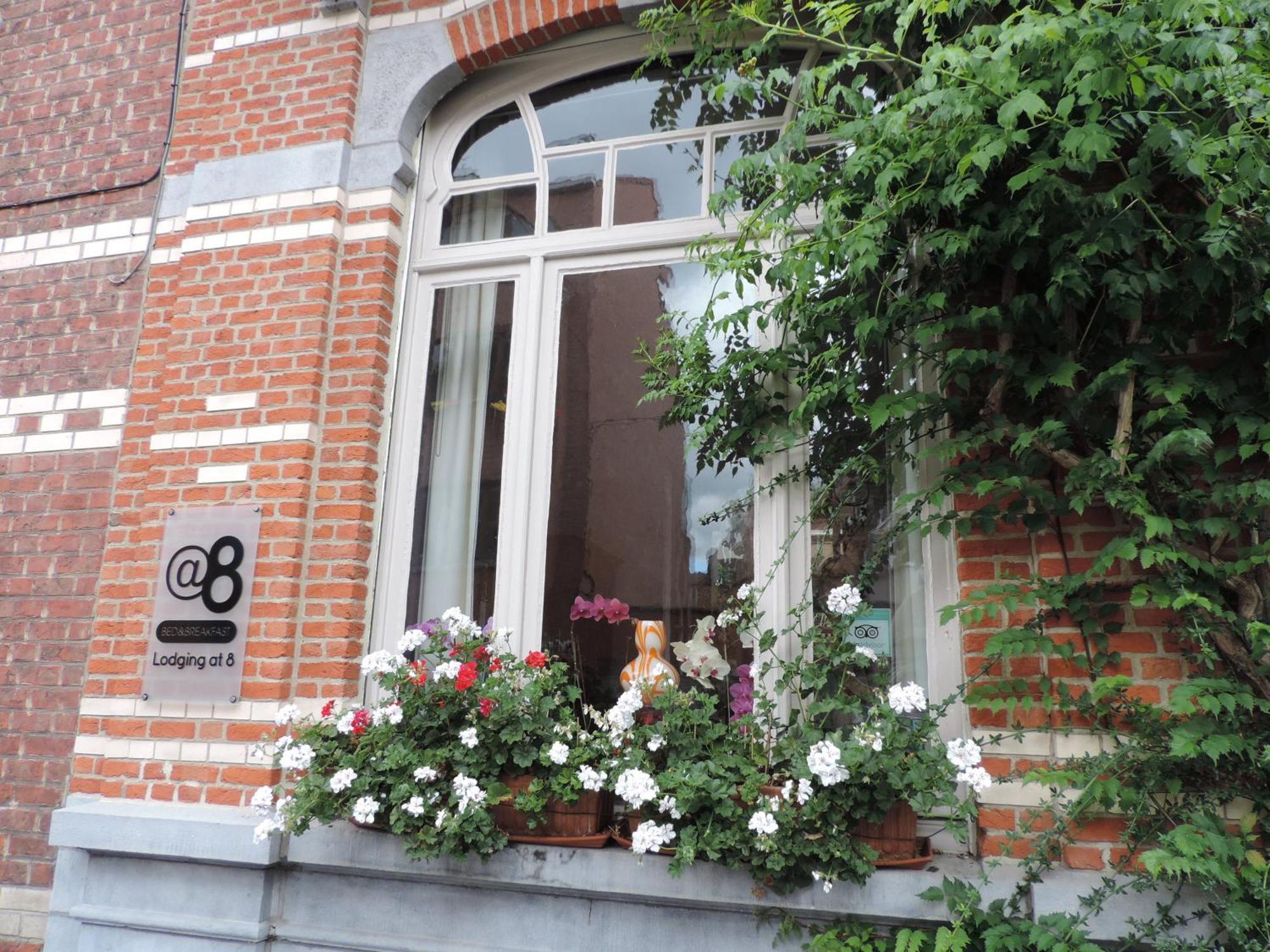 At 8 Couette-café 2*